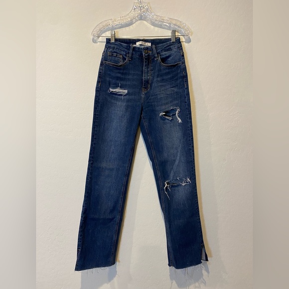 Top Tier Distressed Jeans - Picture 1 of 8